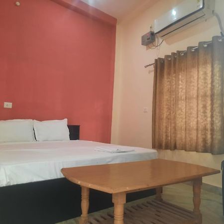 Sky Inn Paying Guest House Varanasi Exterior foto