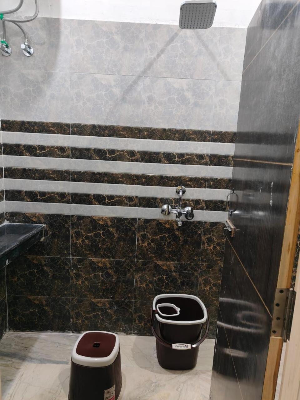 Sky Inn Paying Guest House Varanasi Exterior foto